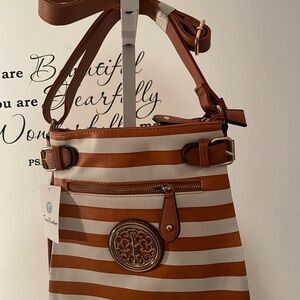 New Stripped Cross Body Bag//. 2  Zippered Pockets on the outside